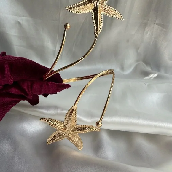 Zara Gold Starfish Bracelet Elegant Jewelry - Picture 12 of 12